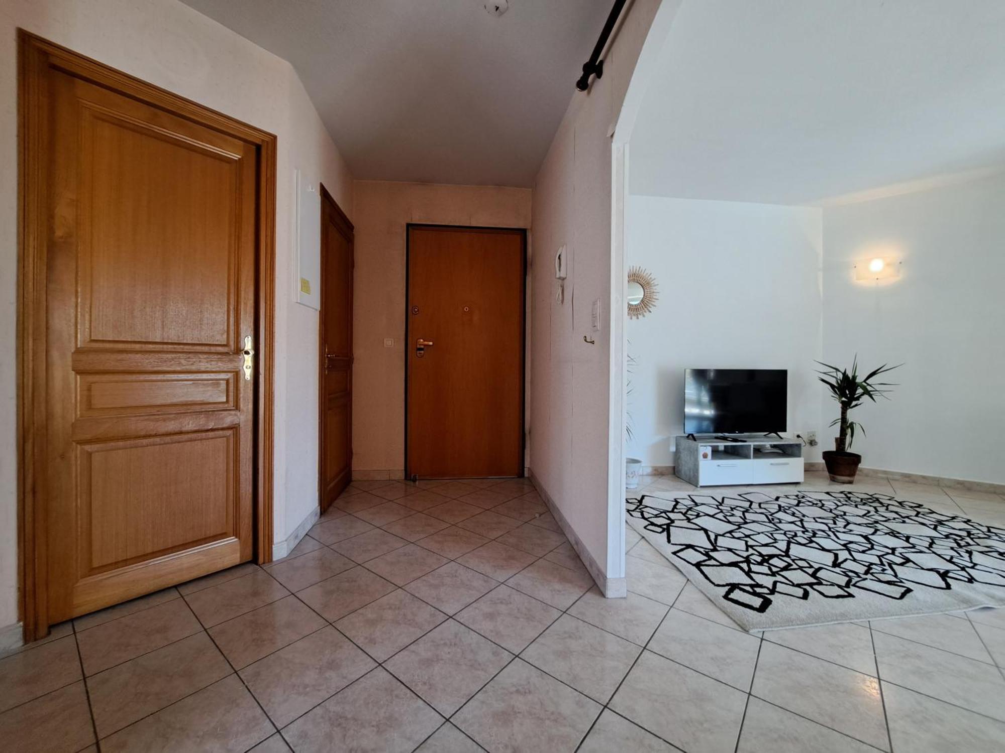 Grand T2 Proche Centre Ville, Vue Mer Et Montagne Bastia  Buitenkant foto