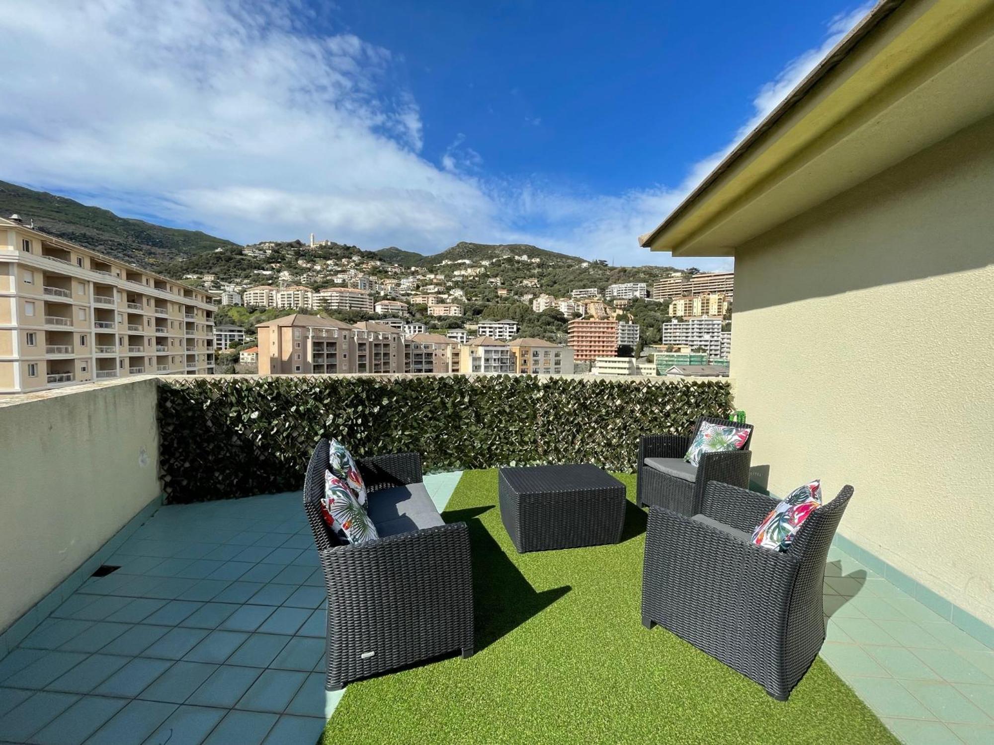 Grand T2 Proche Centre Ville, Vue Mer Et Montagne Bastia  Buitenkant foto