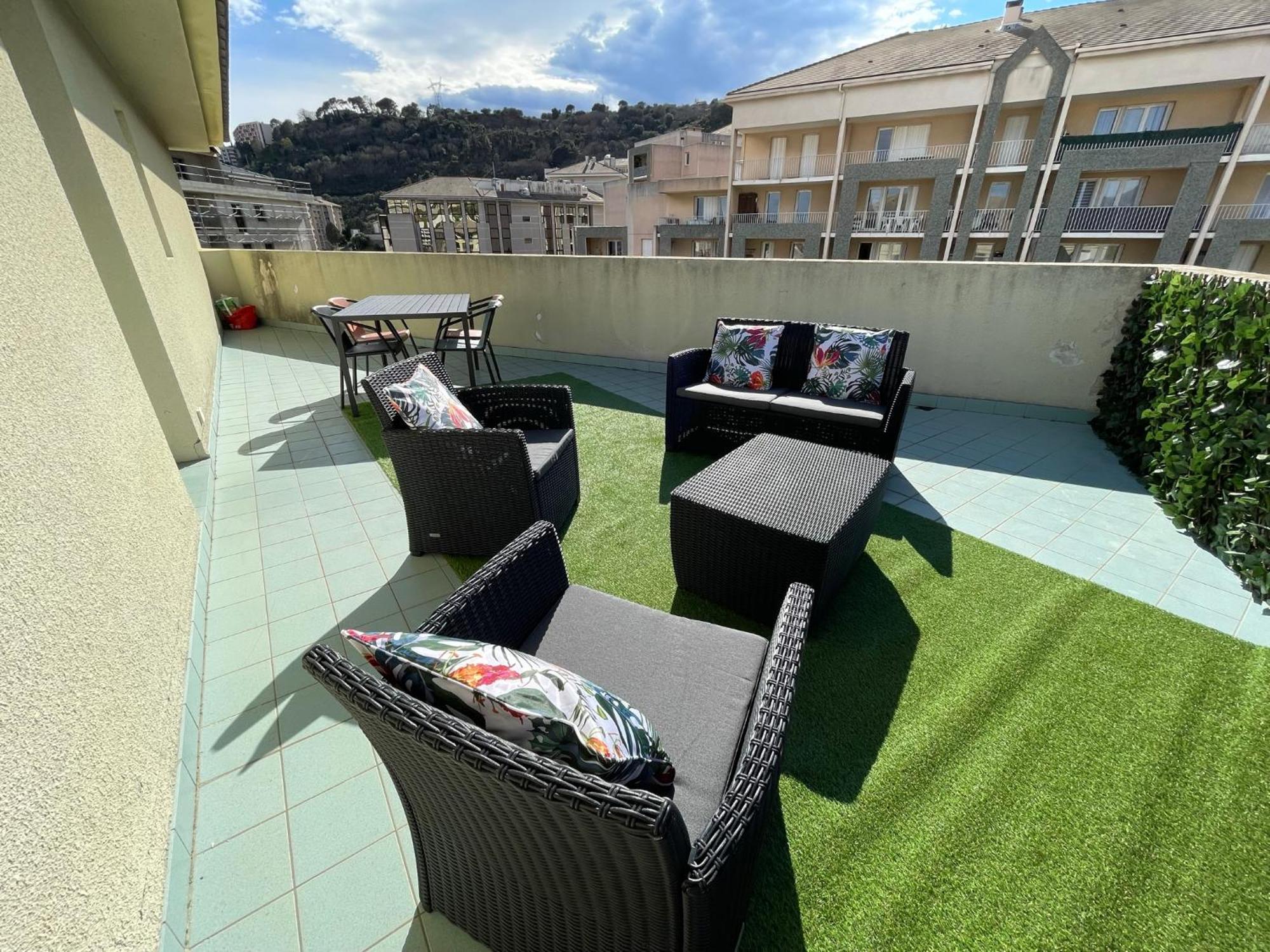 Grand T2 Proche Centre Ville, Vue Mer Et Montagne Bastia  Buitenkant foto